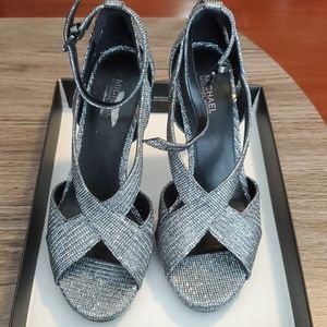 NWOT Michael Michael Kors Becky Dress Sandal S6